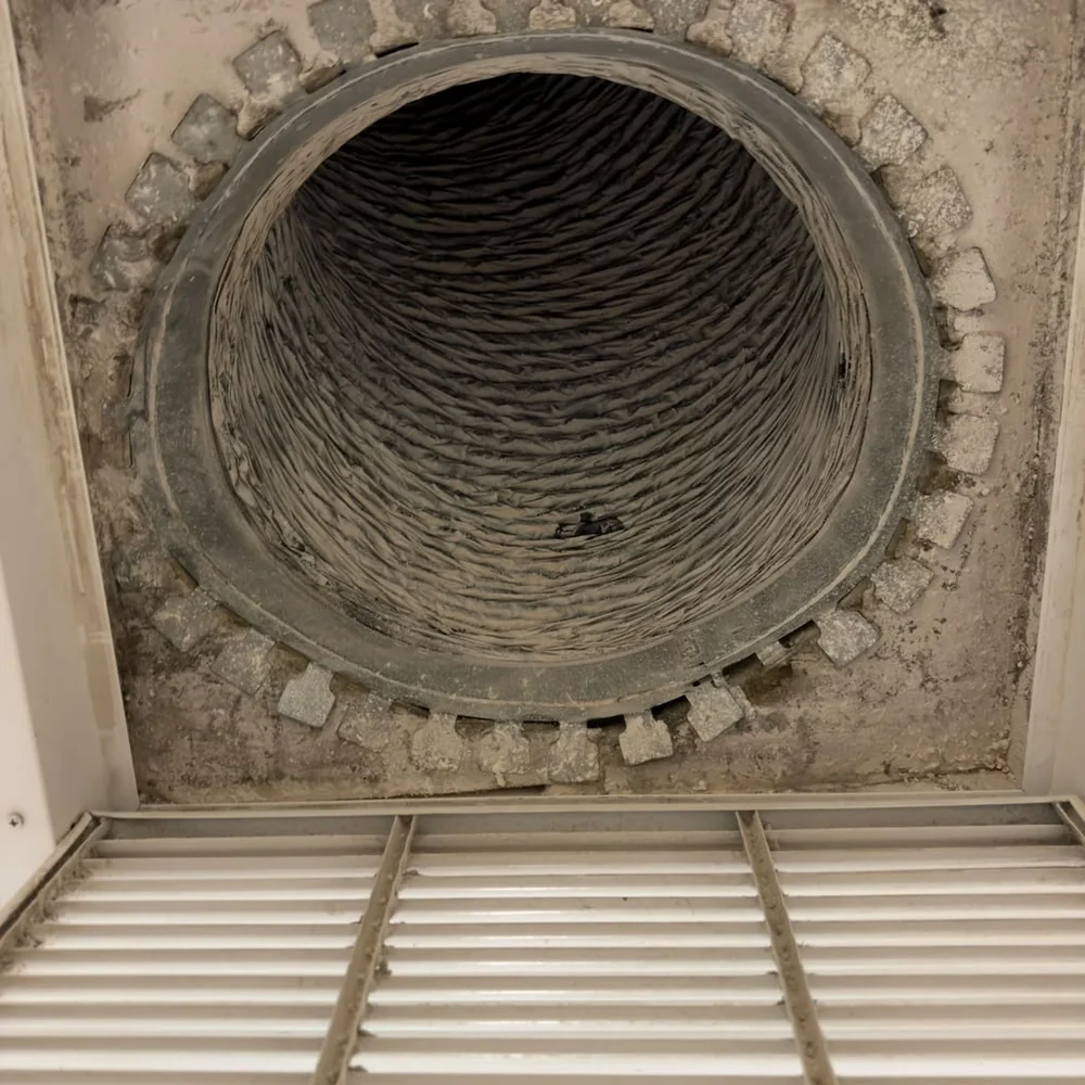 Round duct interior before cleaning